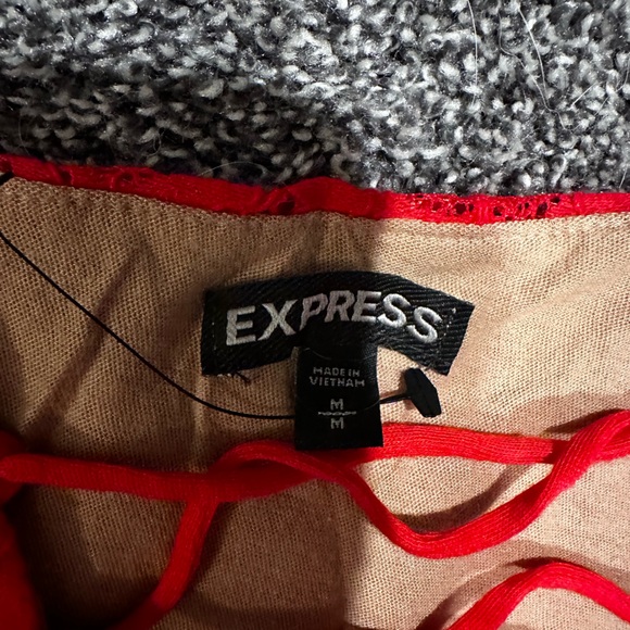 Express lace red crop-tank top size medium - Picture 2 of 2